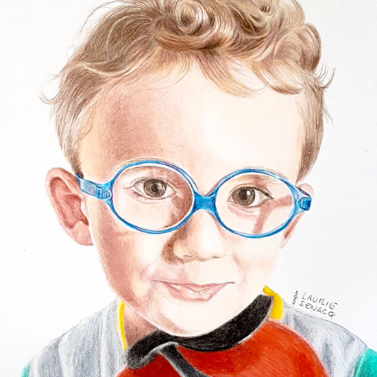 Dessin d'enfant aux crayons de couleur par Laurie Sénacq Portraitiste