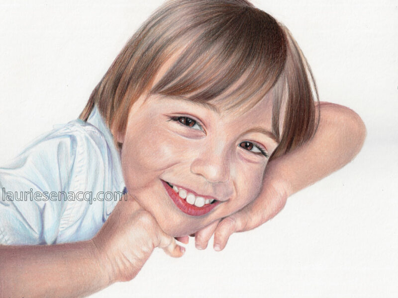 Portrait d'enfant aux crayons de couleur par l'artiste Laurie Sénacq
